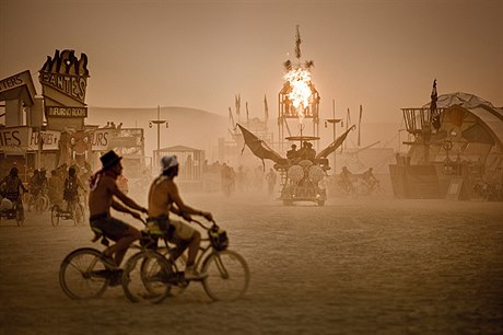 Dust&Light the Burning Man Collection: Dust&Light je sérii ze svtov známého...