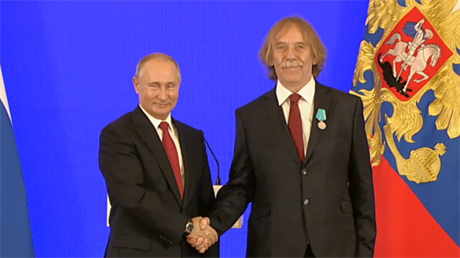 Vladimir Putin (vlevo) a Jaromír Nohavica
