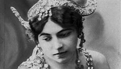 Tanenice Mata Hari. Narodila se jako Margaretha Geertruida Zelleová v...