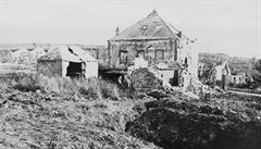 Zákopy se v roce 1917 vinuly i skrze vesnici Bravant-en-Meuse poblí...