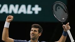 Djokovi ve tech setech zdolal Federera. Ve finle zm sly s nadjnm Kaanovem