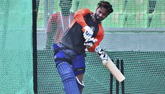 Indický hrá kriketu Rishabh Pant.