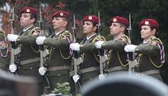 Poslední rozlouení s vojenskými poctami ve stedu v poledne zaalo na hbitov...