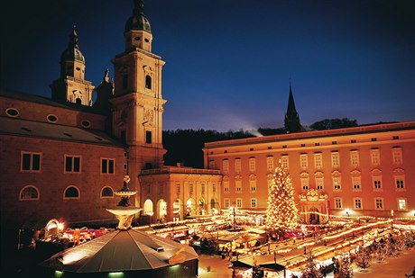 Salzburger Christkindlmarkt se koná pímo v historickém centru msta.