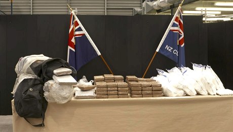 V kontejneru s banány poslaném z Panamy objevila policie 190 kilogram drogy.