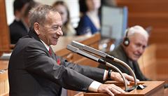 Senát má nového předsedu. Kubera ve finále tajné volby porazil Hampla, Štěch je místopředsedou