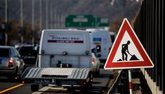 Na Ji�ní spojce v Praze se tvo�í kolony. D�vodem je oprava podchodu pod silnicí.