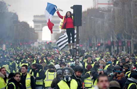 Proti vládě ve Francii demonstrovalo 106 000 lidí, celkem bylo zraněno 20  lidí | Svět | Lidovky.cz