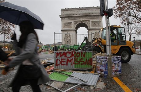 Champs-Elysées se dočká přestavby. Má být zase pro Pařížany