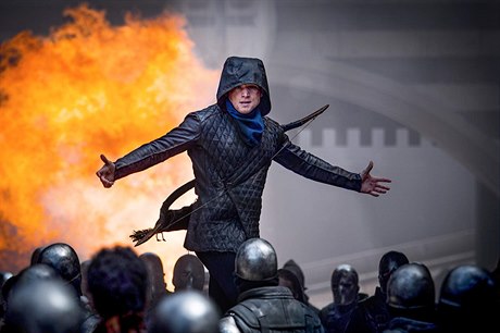 Robin Hood (Taron Egerton). Snímek Robin Hood (2018). Reie: Otto Bathurst.