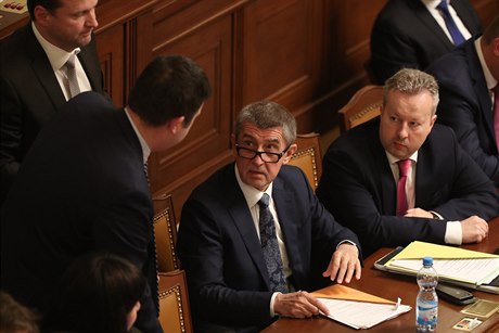 Andrej Babi v Poslanecké snmovn ped zahájením hlasování o nedve vlád.