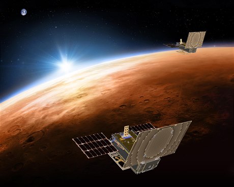 Kosmické lodi vyslané NASou monitorují Mars.