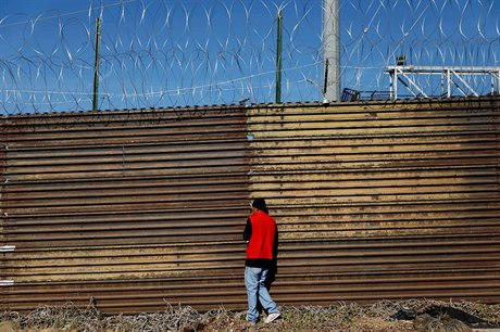 Tijuana má podle nj s pijetím znaného potu migrant velké problémy.