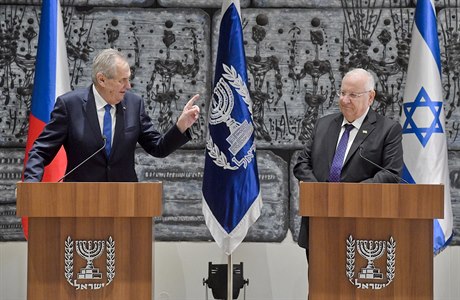 Prezident Milo Zeman a jeho izraelský protjek Reuven Rivlin v Jeruzalém pi...