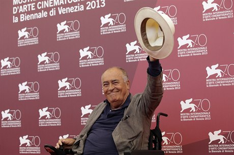 Filmový bohém a len poroty festivalu - Ital Bernardo Bertolucci.