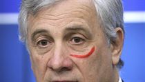Prezident Evropskho parlamentu Antonio Tajani si na tiskovou konferenci po...