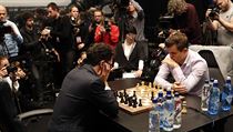 Zájem médií o šachové finále mistrovství světa je enormní.