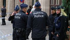 Policist v Bruselu nedbali covidov hrozb. tdroveern posezen i pes striktn nazen vyvolalo humbuk