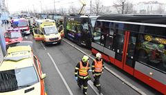 Lehká poranní - pedevím oblieje - utrplo 12 osob, upesnili záchranái,...