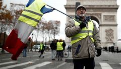 idiská lutá vesta se stala symbolem protest ve Francii.