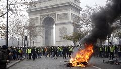 Jádro protest tvoí to, co je známo jako Francie periférií, tedy tisíce...