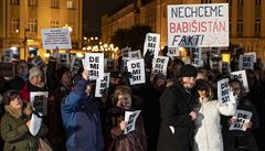Stovky lidí protestovaly 22. listopadu 2018 na Masarykov námstí v centru...