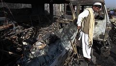 Výbuch pumy na tržišti v Péšávaru