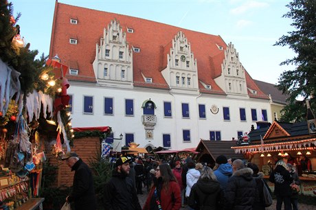 Netradičním adventním kalendářem ve východoněmecké Míšně je budova radnice.