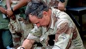 Bval prezident USA George Bush star pi nvtv americkch vojk v...