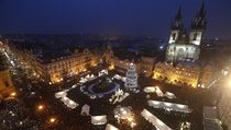 Vánoční trhy a rozsvícený stromeček na Staroměstském náměstí.