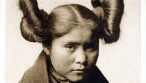 Indiánská dívka, pueblo Tewa.