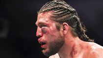 Brian Ortega opout oktagon pot, co byl poraen Maxem Hollowayem.