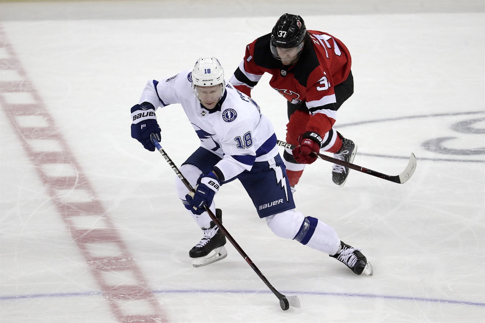 Palát bodoval p�i výh�e lídra NHL Tampy Bay v New Jersey.