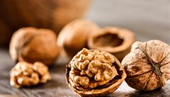Zeptali jsme se vědců: Jaké je složení skořápek vlašských ořechů?