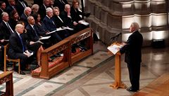 Na smutení bohoslub promluvil i bývalý kanadský premiér Mulroney.