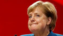 Merkelová, která chce nadále zstat kanclékou, se v ele CDU rozhodla skonit...