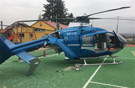 Vrtulník havaroval pi záchran tce zranného mue.