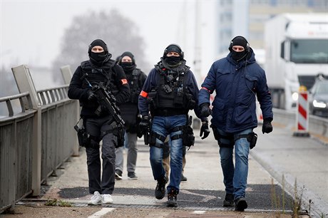 Den poté: speciální policejní jednotka na francouzsko-německé hranici po útoku...