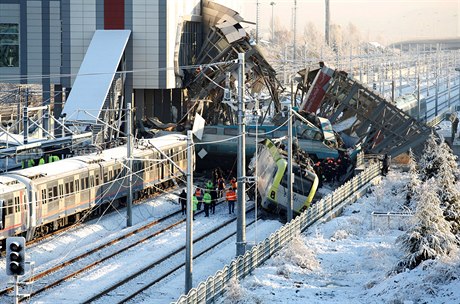 Havárie vysokorychlosntího vlaku v Ankae.
