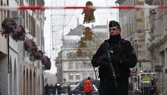 Štrasburk žije v obavách, město hlídají vojáci. Lidé čekají na dopadení střelce