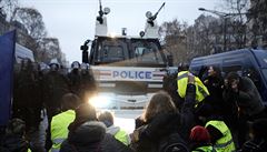 Francouzská média píou, e silniní blokády, které Francii v rzné intenzit...