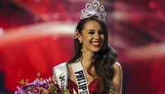 OBRAZEM: První Miss Universe s transgenderovými modelkami. Královnou krásy se stala Filipínka