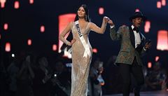 Miss Venezuela Sthefany Gutiérrezová a zpvák Ne-Yo.