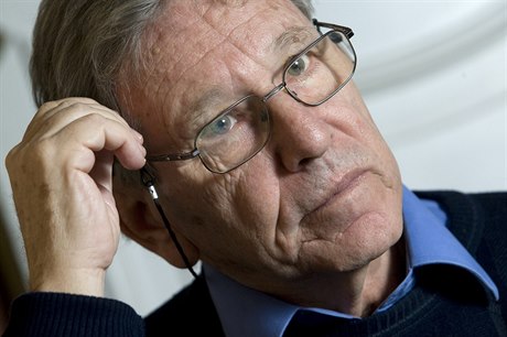 Amos Oz v roce 2009 v Praze.