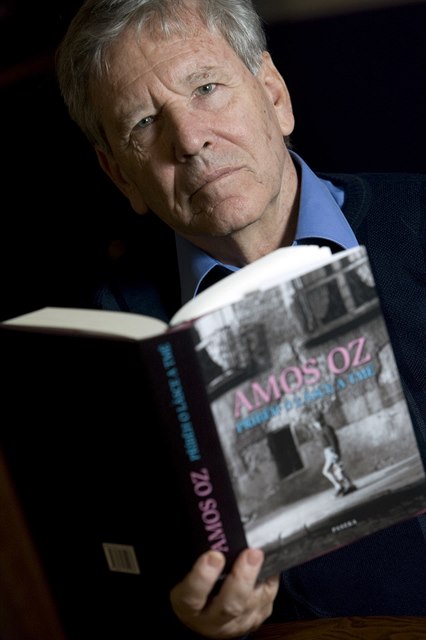 Amos Oz v roce 2009 v Praze.