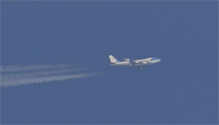 Air Force One zachycený nad Sheffieldem.