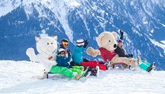 Nejen díky maskot�m mají d�ti z ly�ování ve Wildkogel Aren� opravdový zá�itek.