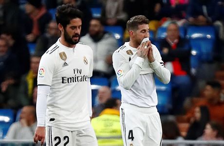 Isco a Sergio Ramos smutní po druhém gólu San Sebastianu