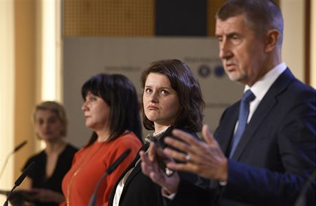 Andrej Babiš Děti : Babis Pestovat Doma Konopi To Neni ...