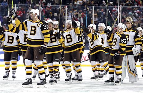 Hrái Bostonu mohli slavit vítzství ve Winter Classic nad Chicagem.